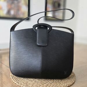 Louis Vuitton Black Epi Leather Reverie Shoulder Bag